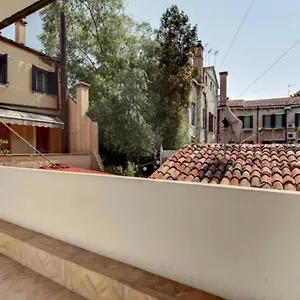 Apartment Traditional With Terrace, Venice